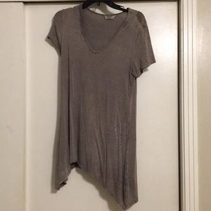Gray v neck tee
